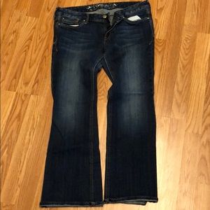 Low rise bootcut size 10 short